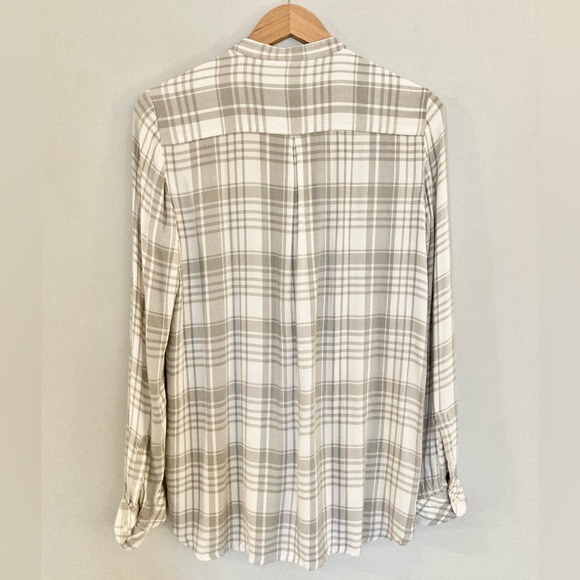 GAP | plaid button down long sleeve shirt- size small - Picture 2 of 5